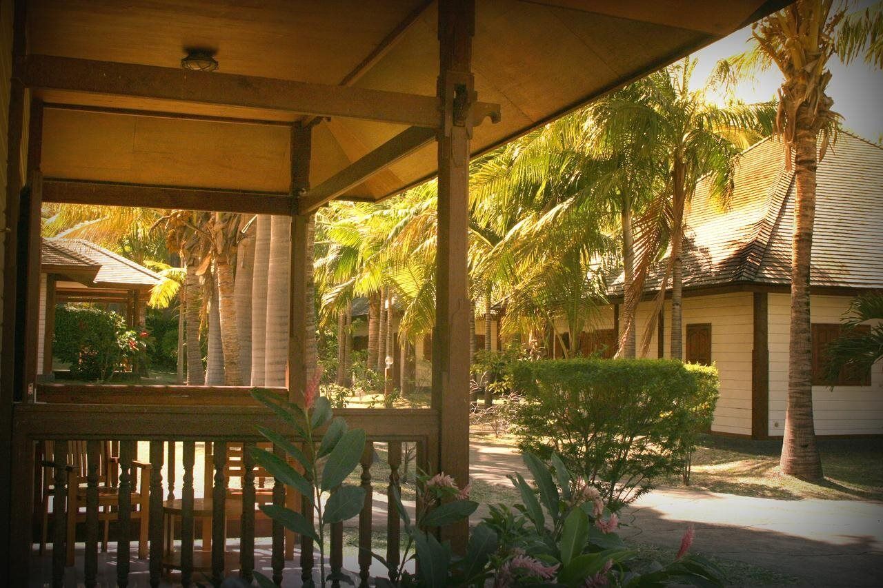 Le Domaine Des Pierres Hotel Saint Pierre Exterior photo